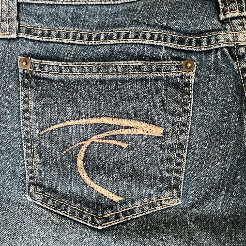 Frankie B. Jeans - Picture 13 of 14